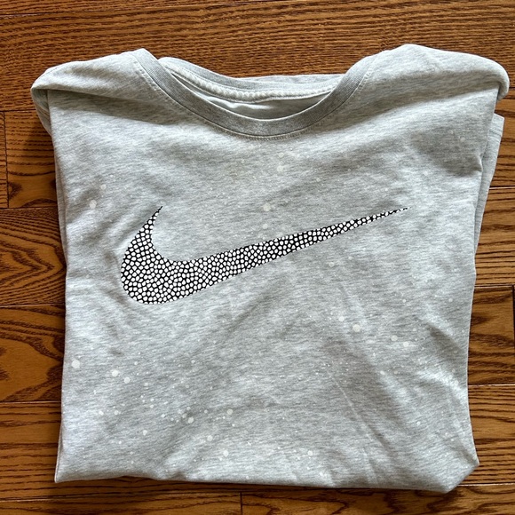 Men’s Nike tshirt in a large. Perfect condition - Picture 2 of 2
